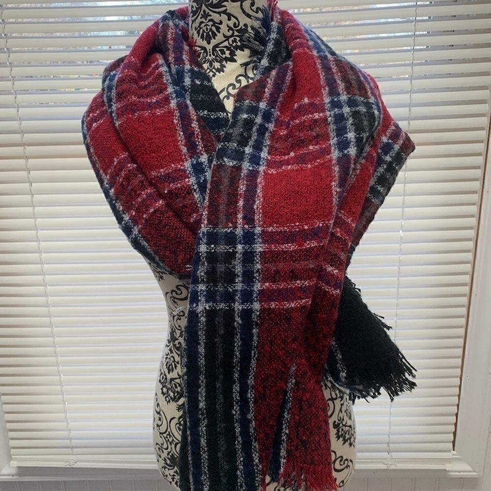 NWT Justin&Taylor Plaid Scarf Wrap